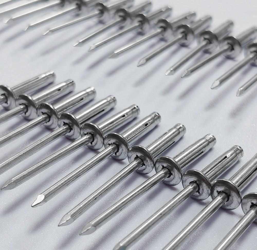 Bagaimana Blind Rivets Berfungsi?
